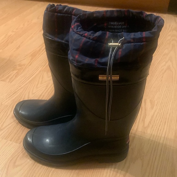 Tommy Hilfiger Rainboot Plaid Navy Blue Size 9 - Picture 1 of 6